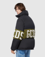 הַלבָּשָׁה GCDS מעיל פחזנית להקת לוגו ירוק צבאי גברים 002813 - Image 3